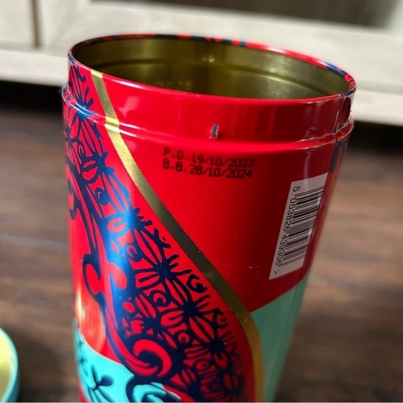 Fortnum & Mason Biscuit Tin - Picture 9 of 9